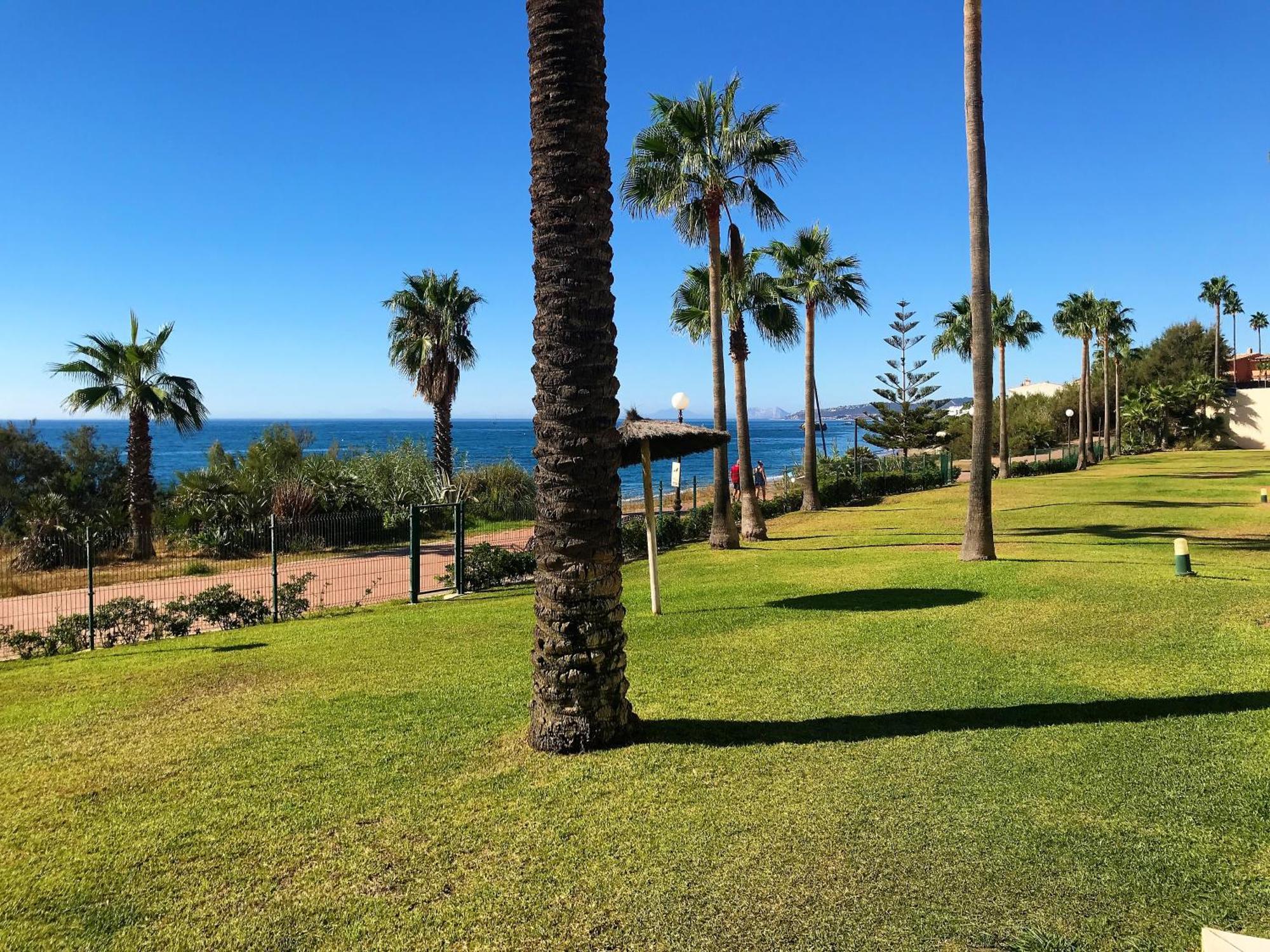 Apartments Bermuda Beach エステポナ エクステリア 写真