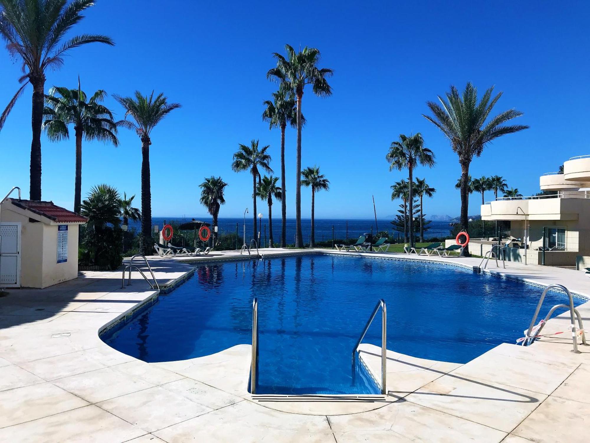 Apartments Bermuda Beach エステポナ エクステリア 写真
