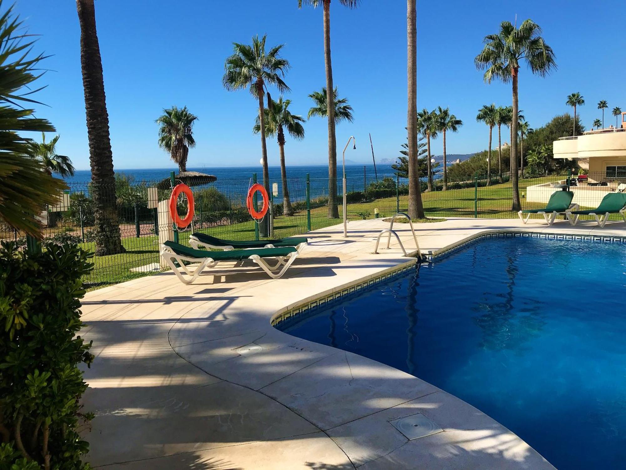 Apartments Bermuda Beach エステポナ エクステリア 写真