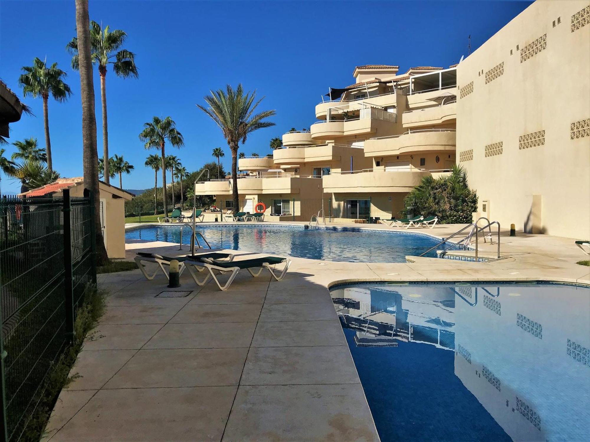 Apartments Bermuda Beach エステポナ エクステリア 写真